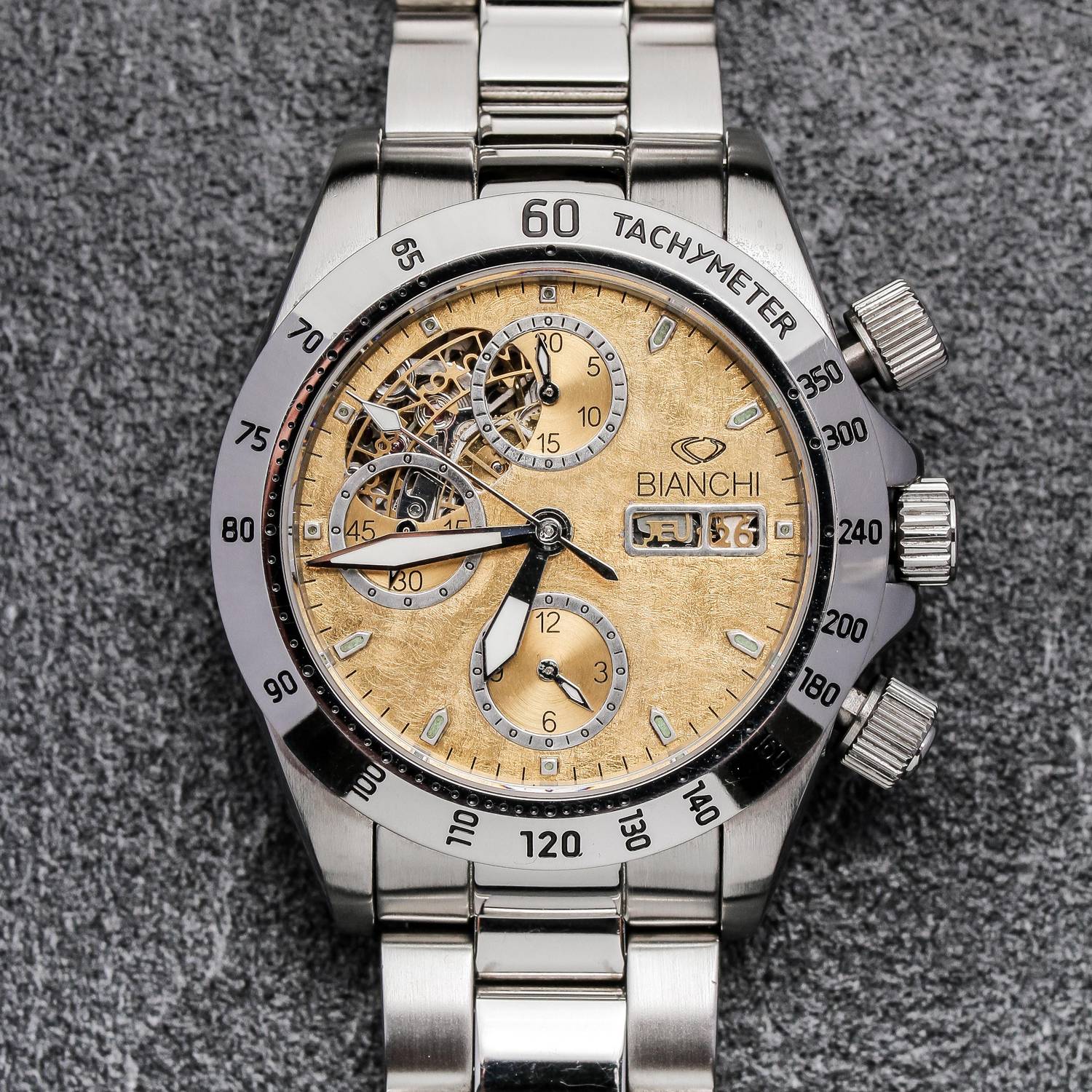 C’est au cours du XIXème siècle qu’est développé le chronographe | Photo : Montre chronographe Bianchi