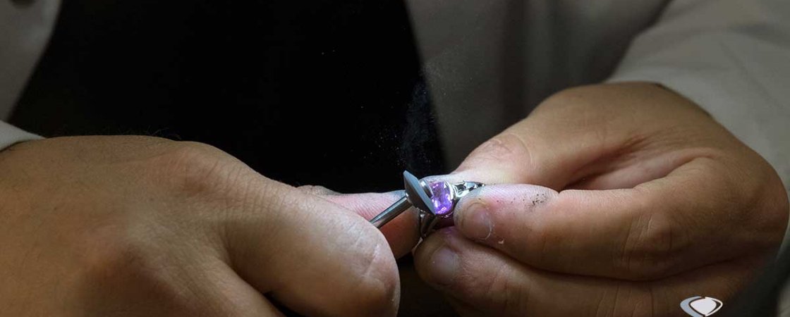 Bijoux sur mesure : comment choisir sa bijouterie-joaillerie ?
