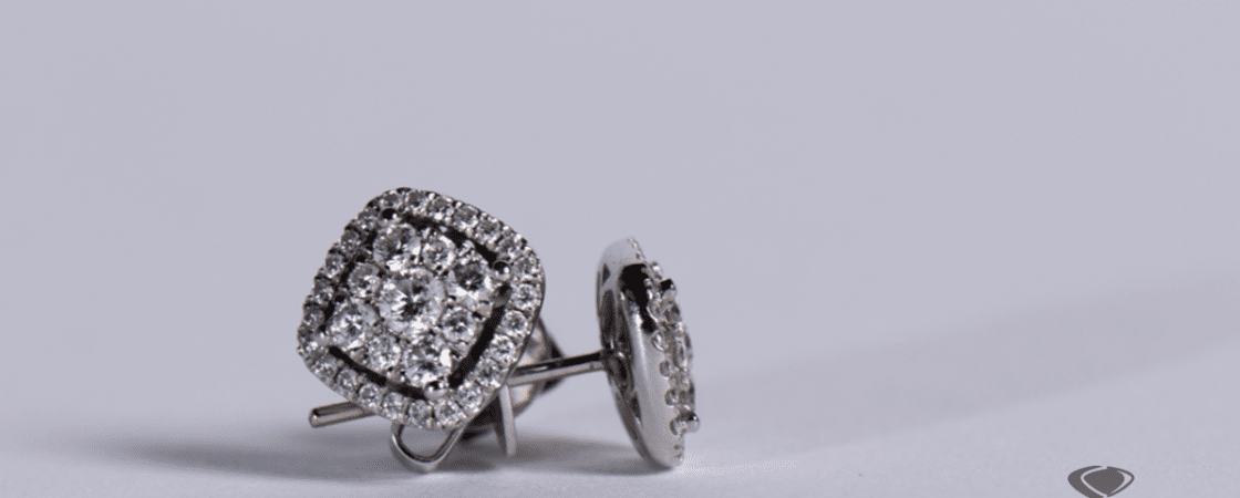 Quelles boucles d’oreilles pour quel type de coiffure ?