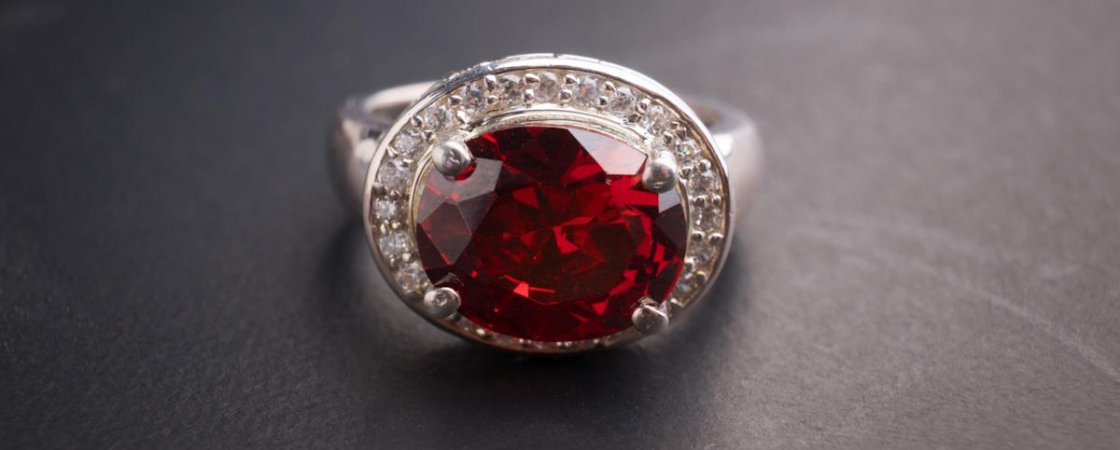 Offrir un bijou : quelle pierre précieuse choisir pour la Saint-Valentin ?