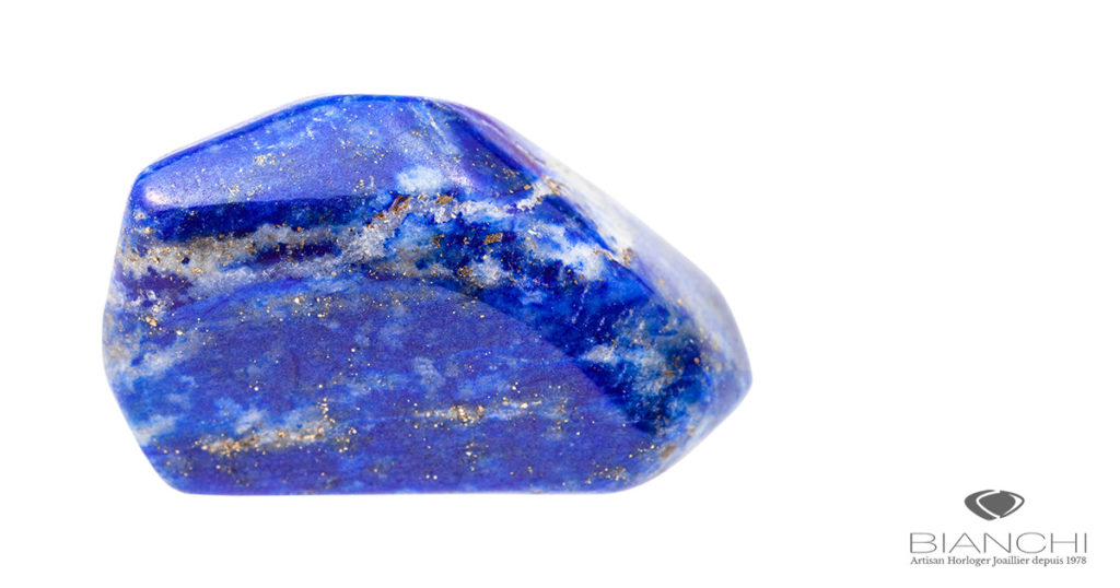Le lapis-lazuli, la pierre fine bleu outremer