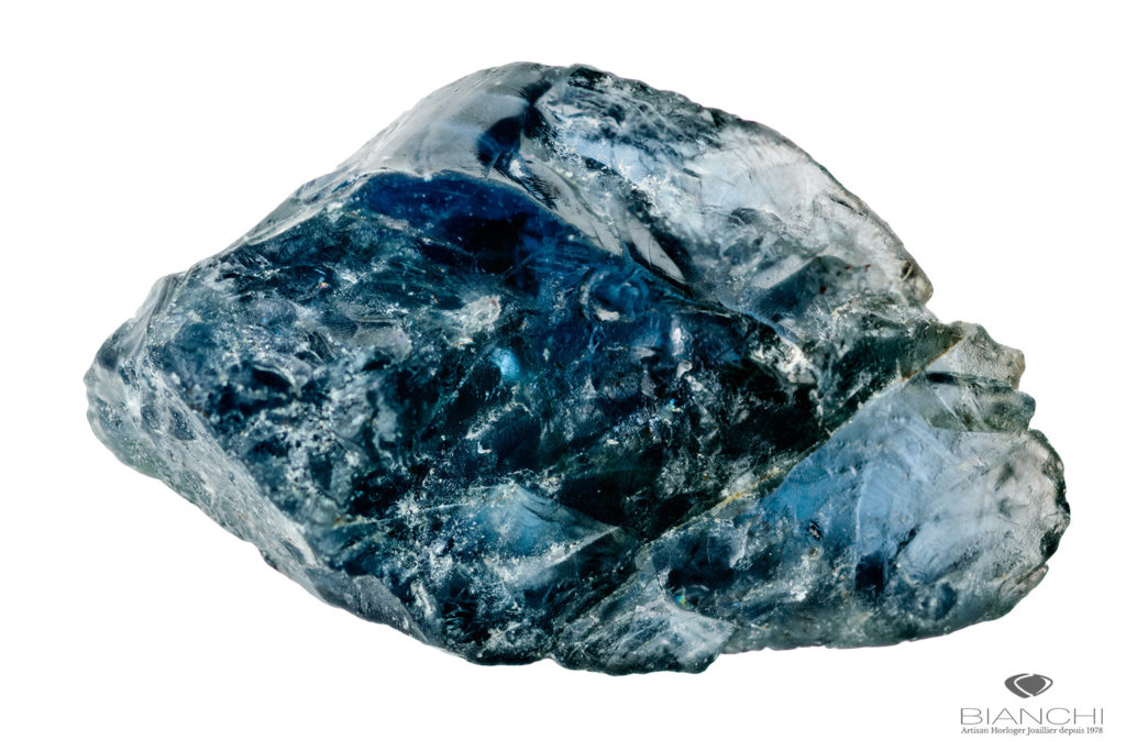 Le saphir, la pierre précieuse bleue